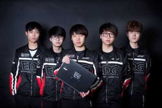 多条战线上 多条战线上